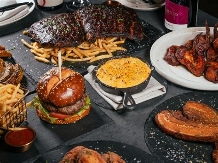 Elements Smokehouse: A Comprehensive Guide to Exceptional Dining Experience