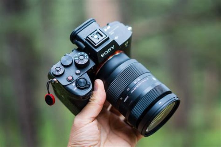 Exploring the Versatility and Power of the Sony E 385 Camera