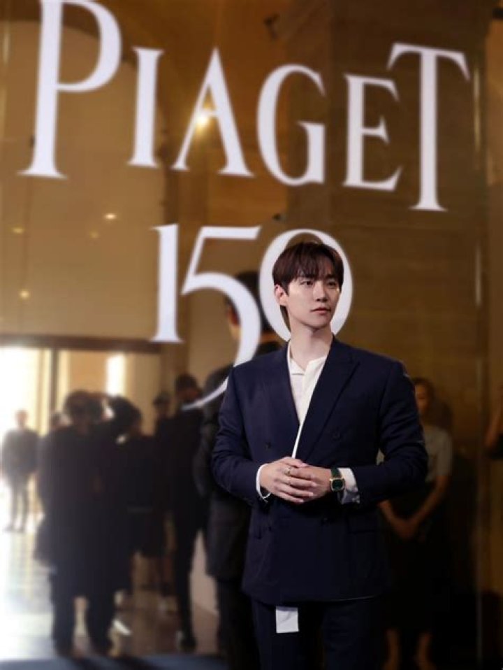 Lee Junho: A Rising Star in the Entertainment Industry
